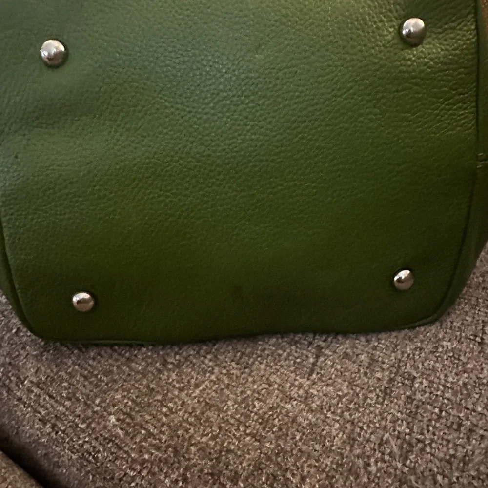 Tignanello Green Shoulder Bag with Smooth Leather Finish - Picture 7 of 9